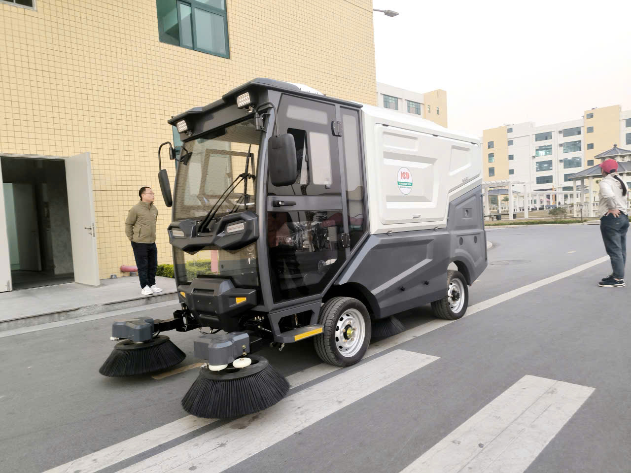 xe-quet-duong-do-thi-mn-s1800r